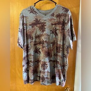 Men’s No Boundries Hawaiian themed Tee, Size XL